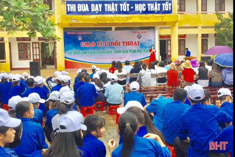 Gần 1.200 học sinh THPT được tư vấn về “điều thầm kín”