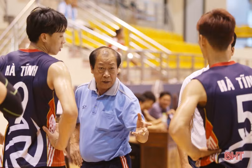 Màn so tài đỉnh cao giữa tuyển bóng chuyền Việt Nam và CLB bóng chuyền Hà Tĩnh