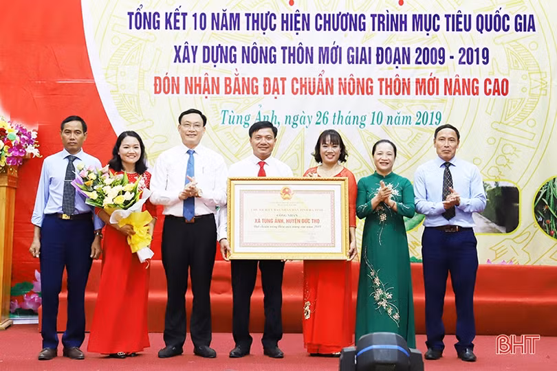 Quê hương cố Tổng Bí thư Trần Phú đón nhận bằng xã đạt chuẩn nông thôn mới nâng cao