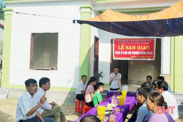 Nghi Xuân bàn giao nhà tình thương cho hộ nghèo