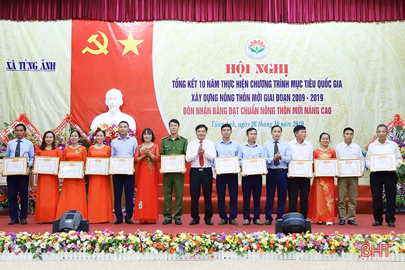 Quê hương cố Tổng Bí thư Trần Phú đón nhận bằng xã đạt chuẩn nông thôn mới nâng cao