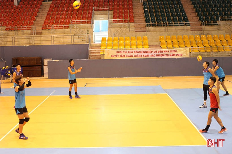 Đội tuyển bóng chuyền nam Việt Nam tập huấn tại Hà Tĩnh đến ngày 31/10