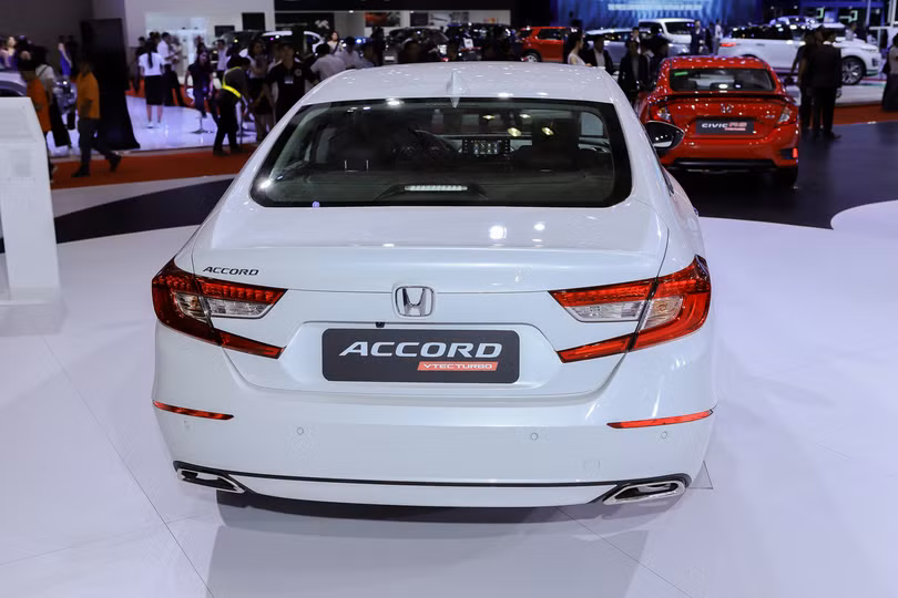 Honda Accord 2019 giá từ 1,319 tỷ đồng