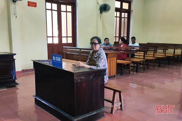 “Lão bà bà” 75 tuổi từ Hà Nam vào Hà Tĩnh “hành nghề” móc túi