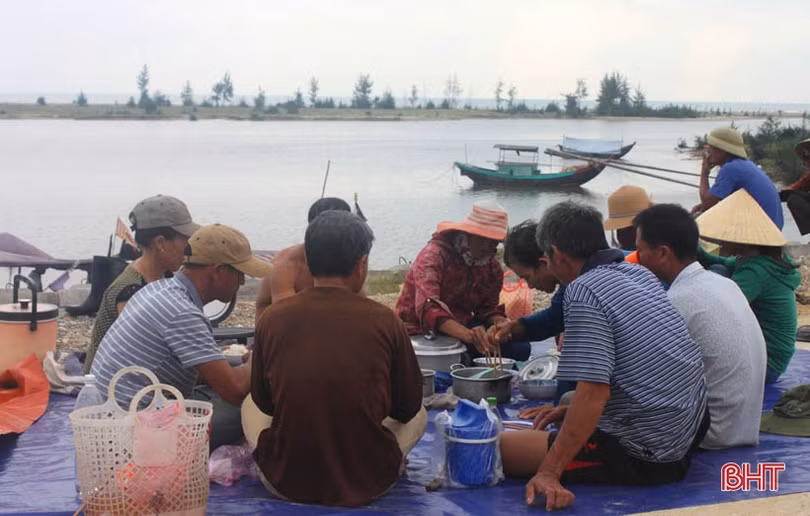 Đi biển mùa sương - “cuộc chơi” thú vị của ngư dân Hà Tĩnh