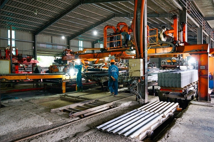 Doanh nghiệp sản xuất tấm lợp fibro xi măng: Cần sớm một quyết định chính thức Doanh nghiệp sản xuất tấm lợp fibro xi măng: Cần sớm một quyết định chính thức