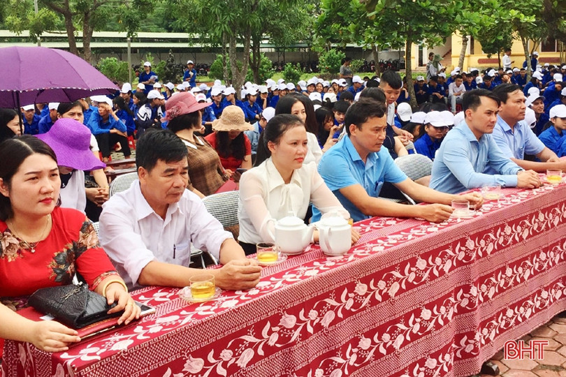 Gần 1.200 học sinh THPT được tư vấn về “điều thầm kín”