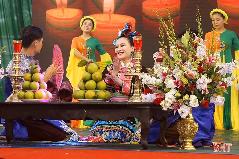 Những tiết mục hầu đồng, hát chầu văn đặc sắc tại Liên hoan Thực hành tín ngưỡng thờ Mẫu Tam phủ ở Hà Tĩnh