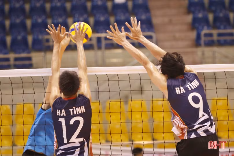 Màn so tài đỉnh cao giữa tuyển bóng chuyền Việt Nam và CLB bóng chuyền Hà Tĩnh