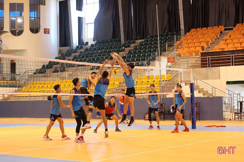 Màn so tài đỉnh cao giữa tuyển bóng chuyền Việt Nam và CLB bóng chuyền Hà Tĩnh