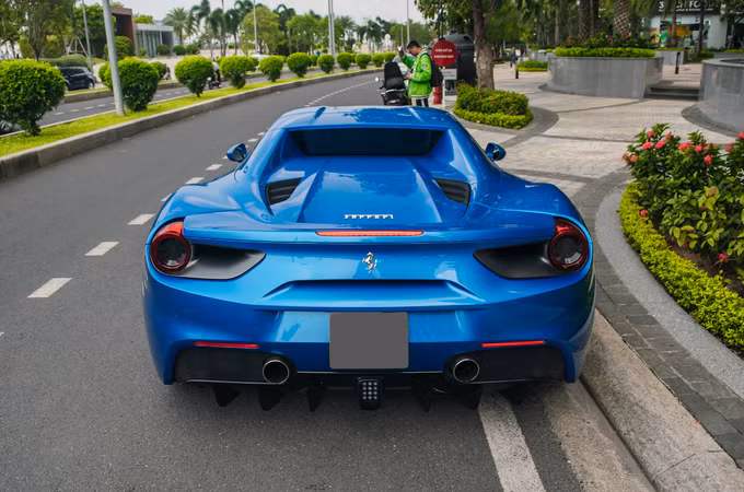 Ferrari 488 Spider đầu tiên tại Việt Nam - “ngựa chứng” một thời