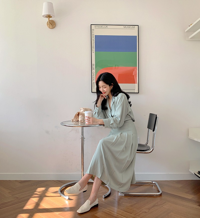 Diện chân váy đã xinh nhưng nếu mix với 4 kiểu giày sau, vẻ ngoài của bạn sẽ sành điệu và cuốn hút hơn cả mong đợi - 8