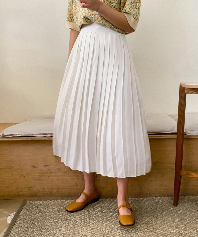 Diện chân váy đã xinh nhưng nếu mix với 4 kiểu giày sau, vẻ ngoài của bạn sẽ sành điệu và cuốn hút hơn cả mong đợi - 5