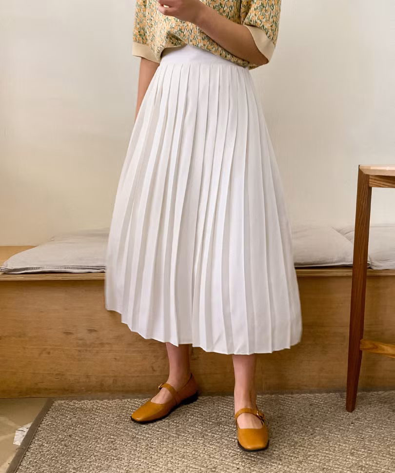 Diện chân váy đã xinh nhưng nếu mix với 4 kiểu giày sau, vẻ ngoài của bạn sẽ sành điệu và cuốn hút hơn cả mong đợi - 5