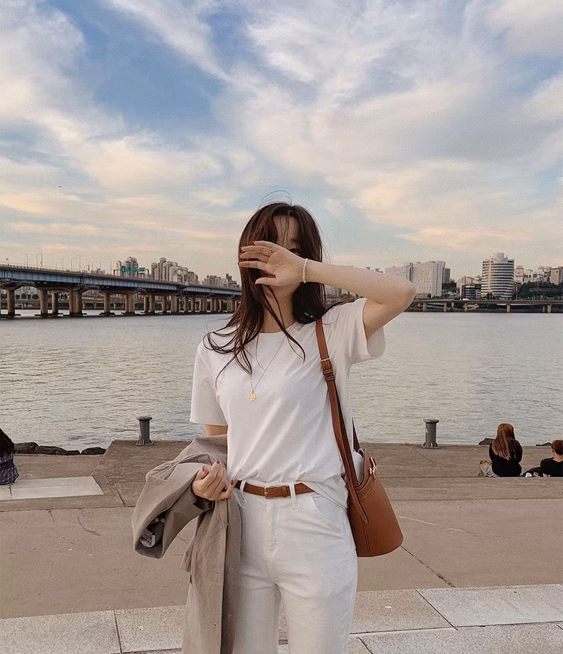 Sắm ngay 4 kiểu áo công sở nhẹ mát này để ngày nóng đỉnh điểm vẫn tự tin mặc đẹp, không 