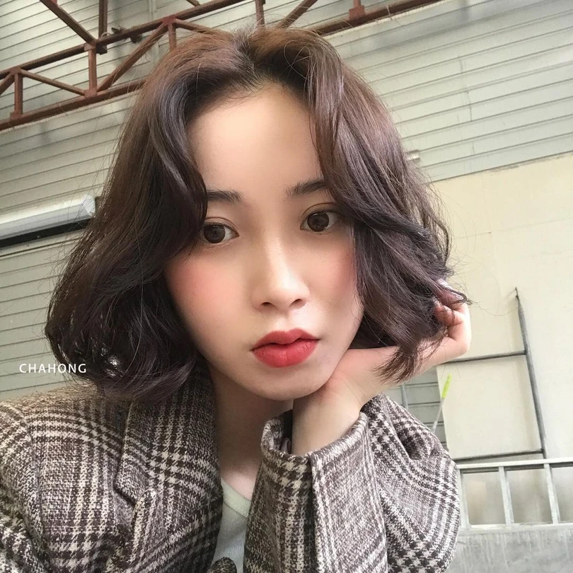 4 kiểu tóc ngắn siêu sang cho nàng U30, cắt xong mặt nhỏ đi tóc dày hơn thì tội gì không 