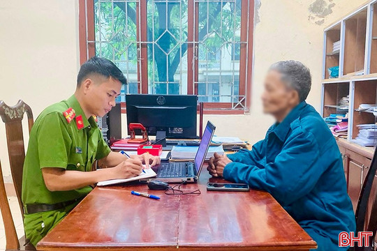 Vì sao người cao tuổi dễ trở thành “điểm ngắm” của tội phạm lừa đảo?