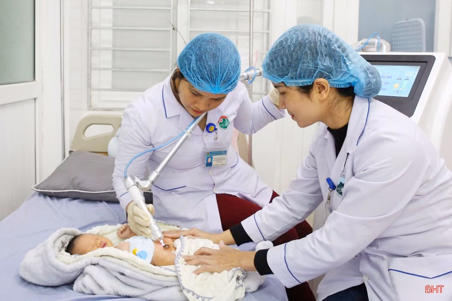 Bảo vệ, chăm sóc và nâng cao sức khỏe Nhân dân - Sứ mệnh thiêng liêng (Bài 2): Nỗ lực rút ngắn khoảng cách với tuyến Trung ương