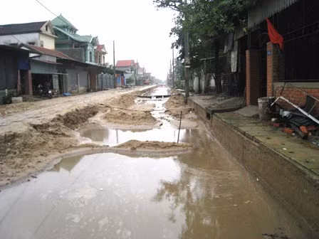 Đường Nguyễn Trung Thiên biến thành... sông đã nhiều tháng nay