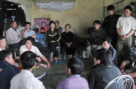 Nông dân thôn 6 Xuân Lĩnh như đứng trên đống lửa vì sợ mất đất