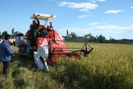 Xã Khánh Lộc (Can Lộc) đẩy mạnh cơ giới hóa sản xuất Xã Khánh Lộc (Can Lộc) đẩy mạnh cơ giới hóa sản xuất