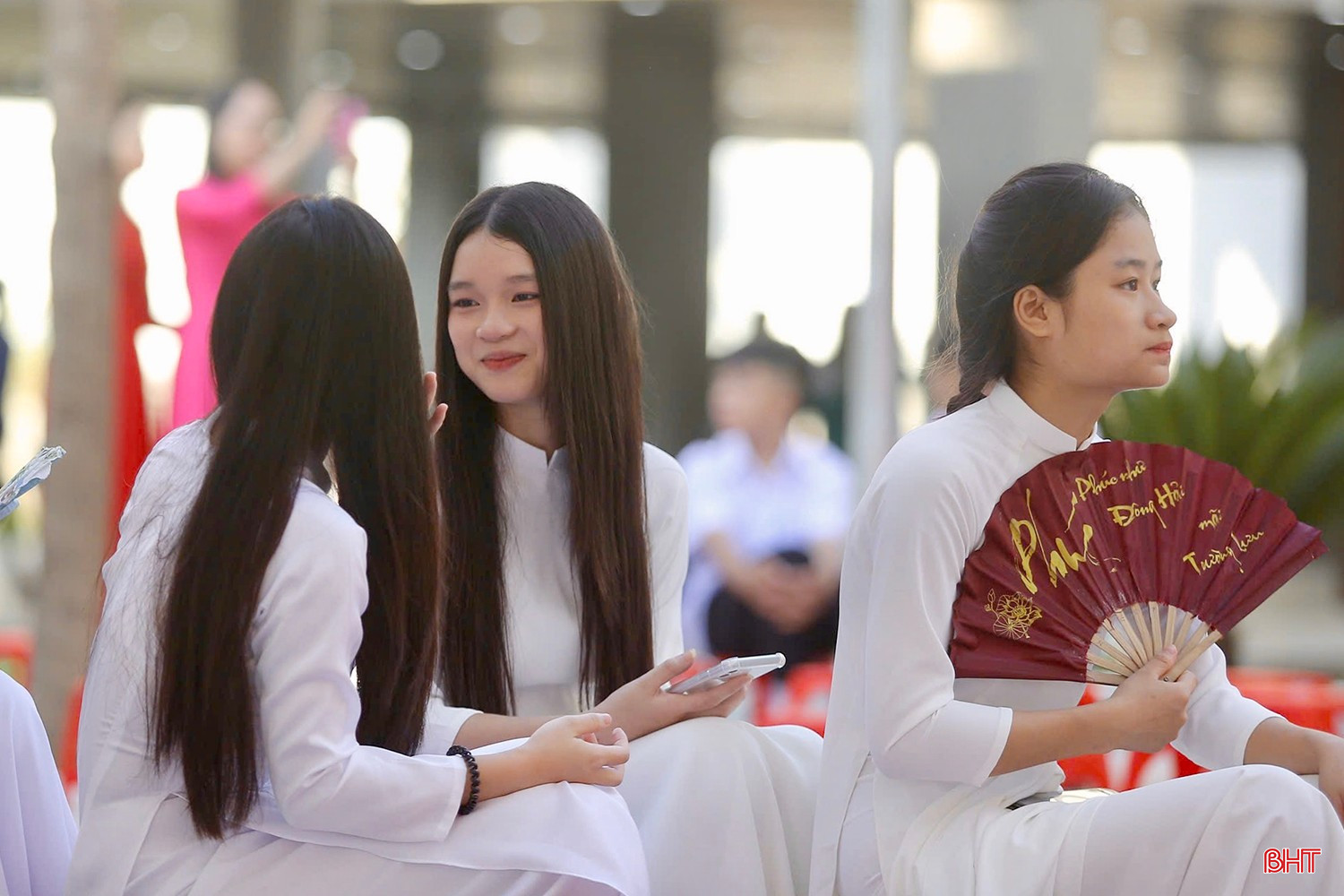 Die Schüler der Phan Dinh Phung High School (Thanh Sen Ward) waren am Eröffnungstag ihrer neuen Schule glücklich. bqbht_br_img-4234-copy.jpg