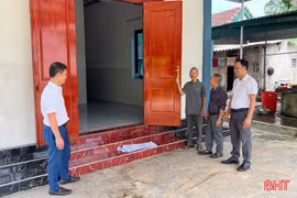 Trao mái ấm, tiếp động lực cho hộ khó khăn tại Đức Đồng