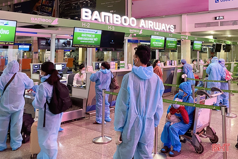 2 chuyến bay đón 394 công dân Hà Tĩnh từ các tỉnh phía Nam về quê an toàn