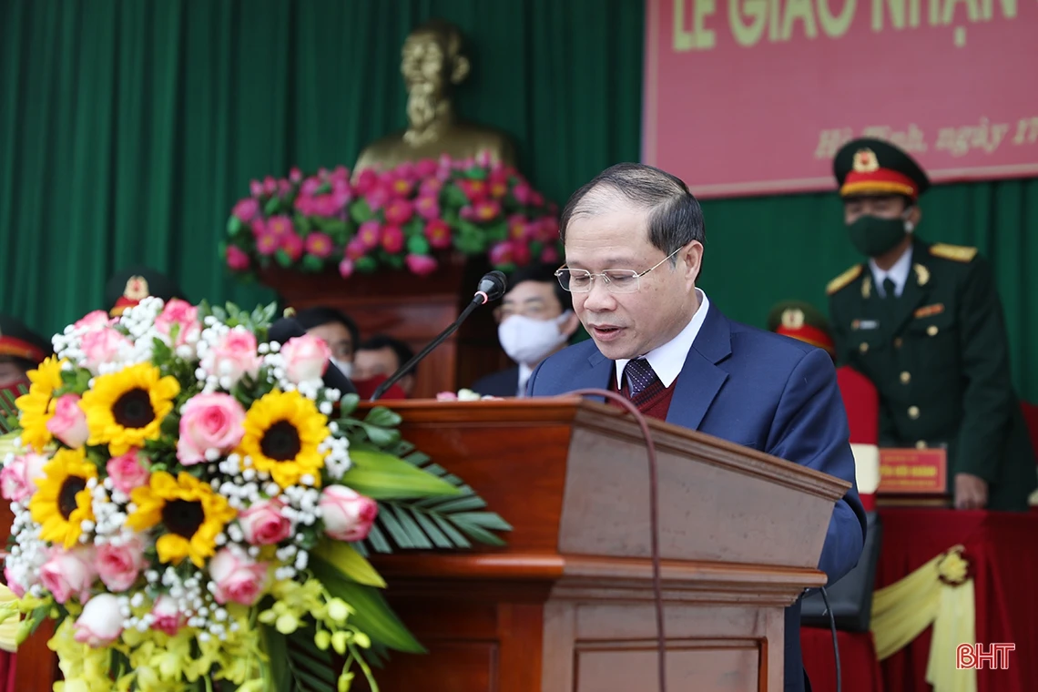 Phó Bí thư Thường trực Tỉnh ủy Trần Thế Dũng dự ngày hội tòng quân ở TX Kỳ Anh