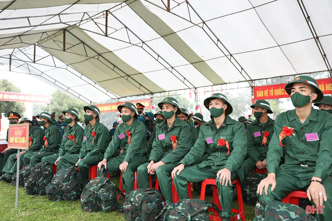 Phó Bí thư Thường trực Tỉnh ủy Trần Thế Dũng dự ngày hội tòng quân ở TX Kỳ Anh