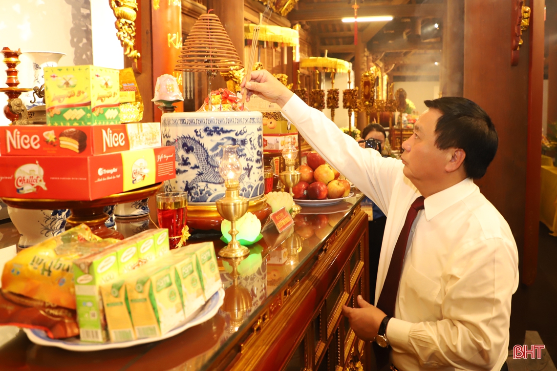 Lãnh đạo Đảng, Nhà nước dâng hương tri ân các anh hùng, liệt sỹ tại Ngã ba Đồng Lộc