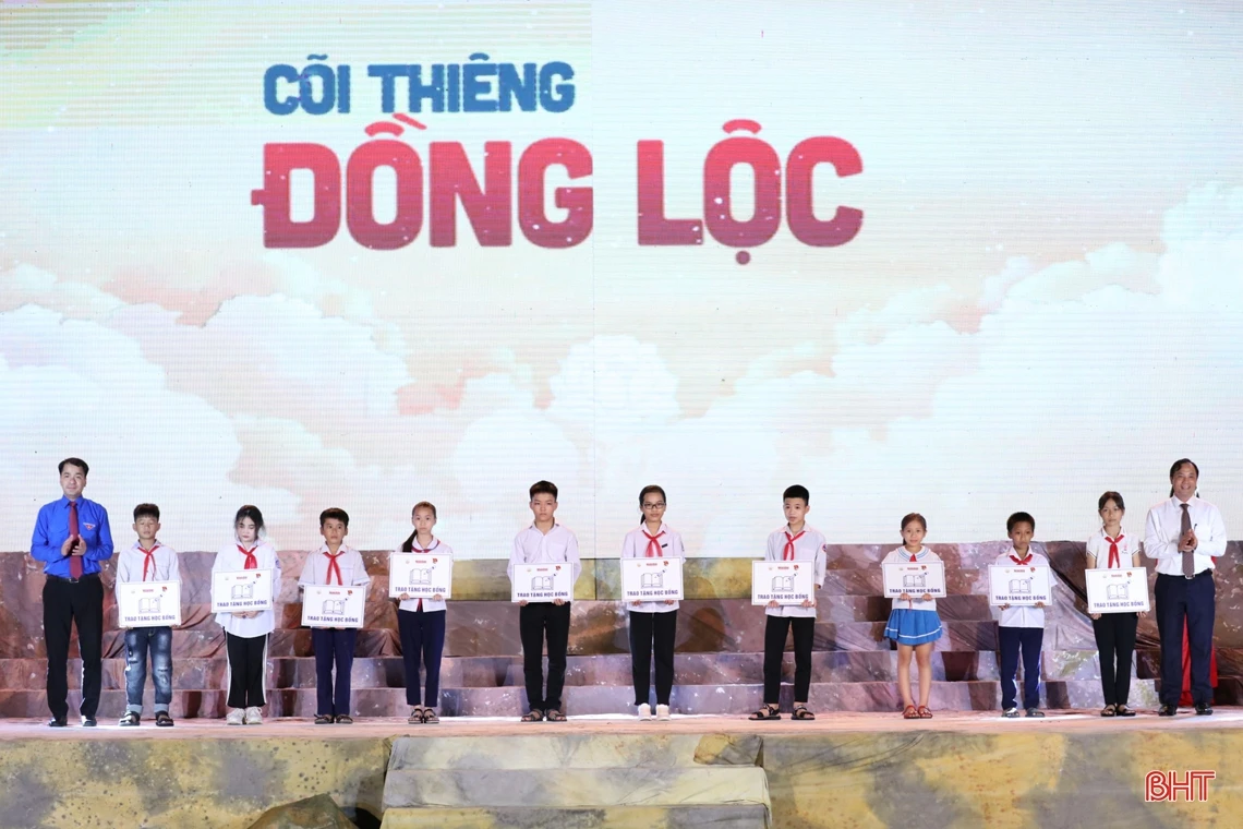 Lắng đọng chương trình nghệ thuật “Cõi thiêng Đồng Lộc”