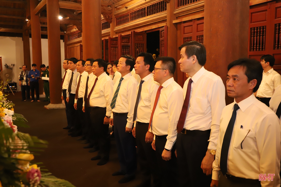 Lãnh đạo Đảng, Nhà nước dâng hương tri ân các anh hùng, liệt sỹ tại Ngã ba Đồng Lộc