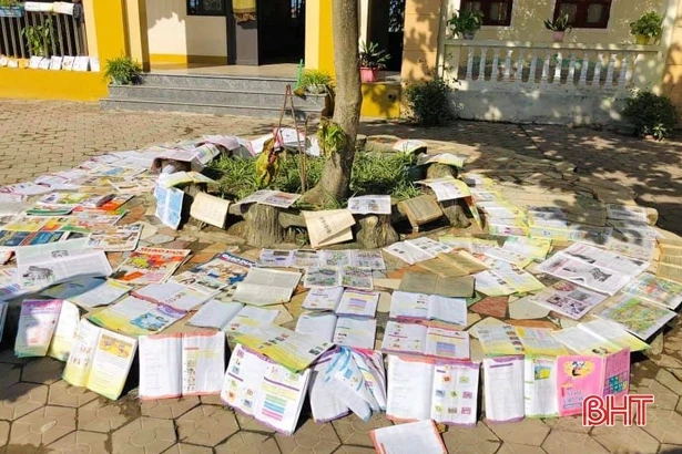 Ấm áp buổi học đầu tiên sau 1 tuần gián đoạn ở vùng tâm lũ Hà Tĩnh