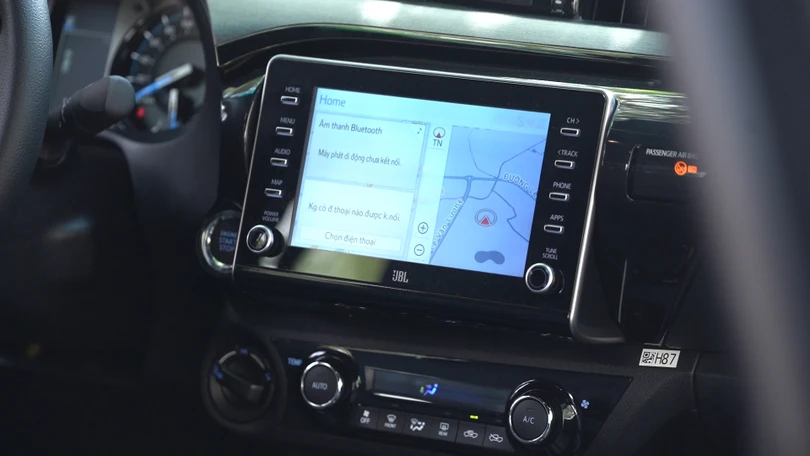 Toyota Hilux 2020: Cá tính hơn, tiện nghi hơn, thách thức Ford Ranger