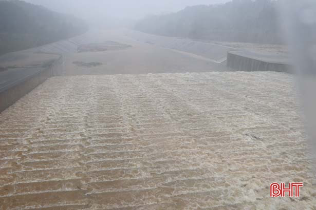 Xả tràn hồ Ngàn Trươi cần đảm bảo an toàn cho vùng hạ du Vũ Quang