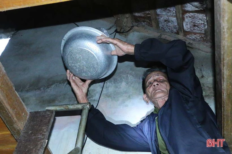 “Nhật ký chạy lũ” của vợ chồng ông lão ngoài 80 tuổi ở Hà Tĩnh