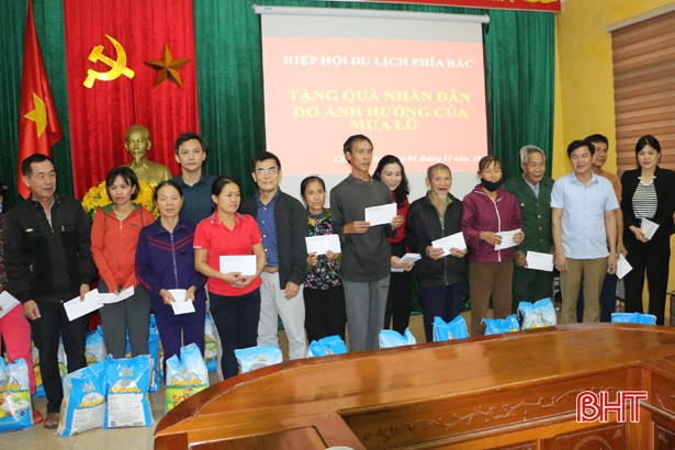 Hơn 138 tỷ đồng ủng hộ người dân Hà Tĩnh bị ảnh hưởng bởi lũ lụt