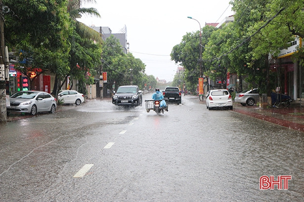 Ảnh hưởng hoàn lưu bão số 9 kết hợp không khí lạnh tăng cường, Hà Tĩnh có nơi mưa rất to