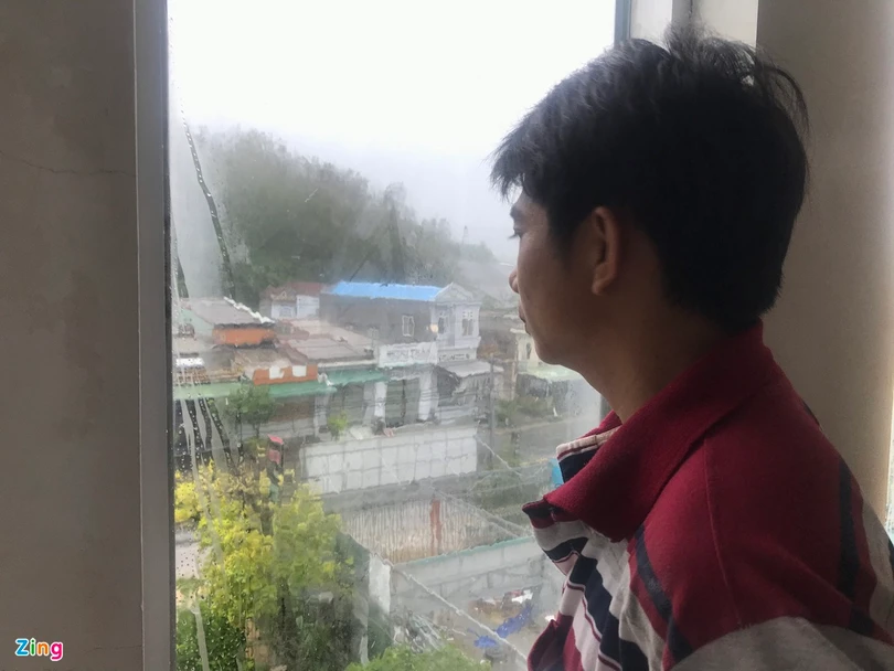 Bão số 9 tàn phá các tỉnh miền Trung