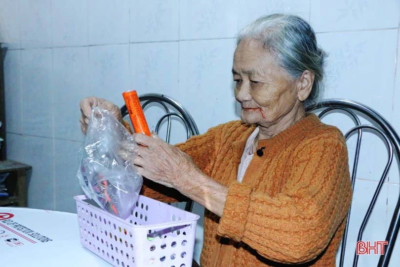 “Nhật ký chạy lũ” của vợ chồng ông lão ngoài 80 tuổi ở Hà Tĩnh