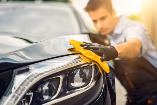 Làm gì để ô tô luôn trông như mới?