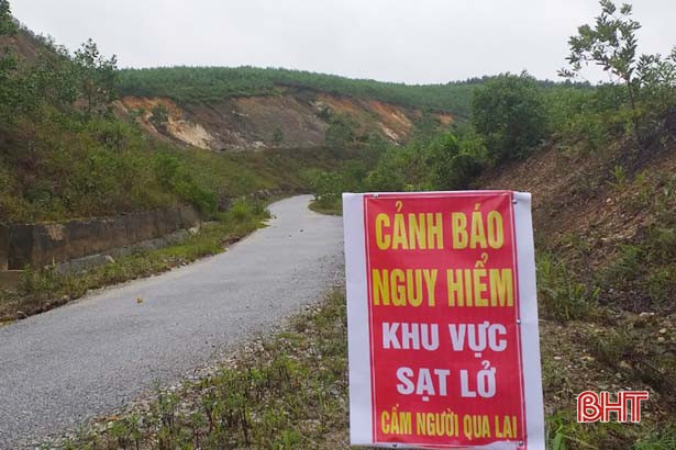 Nước sông Ngàn Sâu xuống chậm, các xã hạ du Vũ Quang vẫn ngập sâu