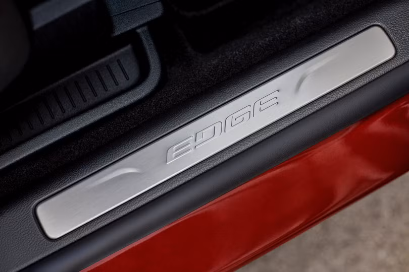 Ford Edge 2021 nâng cấp công nghệ, cạnh tranh Kia Sorento