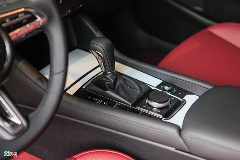 Chi tiết Mazda 3 phiên bản kỷ niệm 100 năm tại Việt Nam