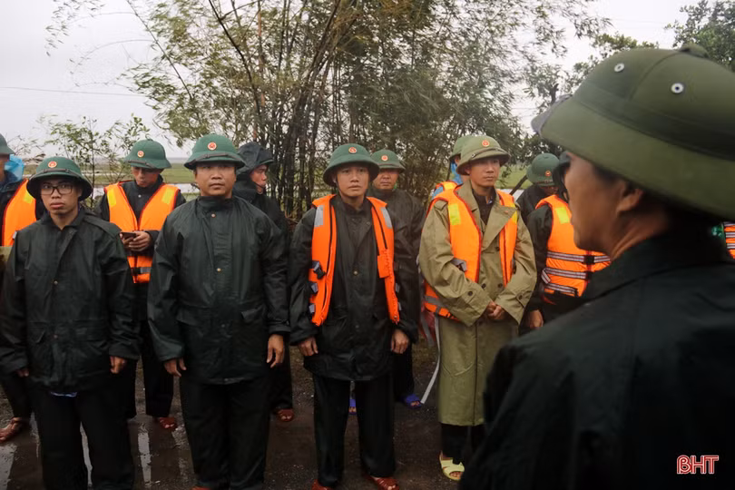 TX Kỳ Anh sơ tán khẩn cấp 583 hộ dân, đảm bảo an toàn trước hoàn lưu bão số 9