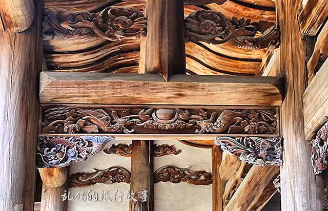 Bí ẩn xung quanh nhà cổ nặng 10.000 tấn nằm “ẩn mình” trong rừng sâu