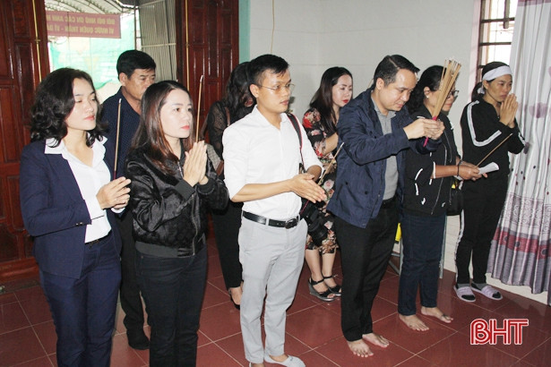 240 triệu đồng hỗ trợ các gia đình Nghi Xuân có hoàn cảnh khó khăn 