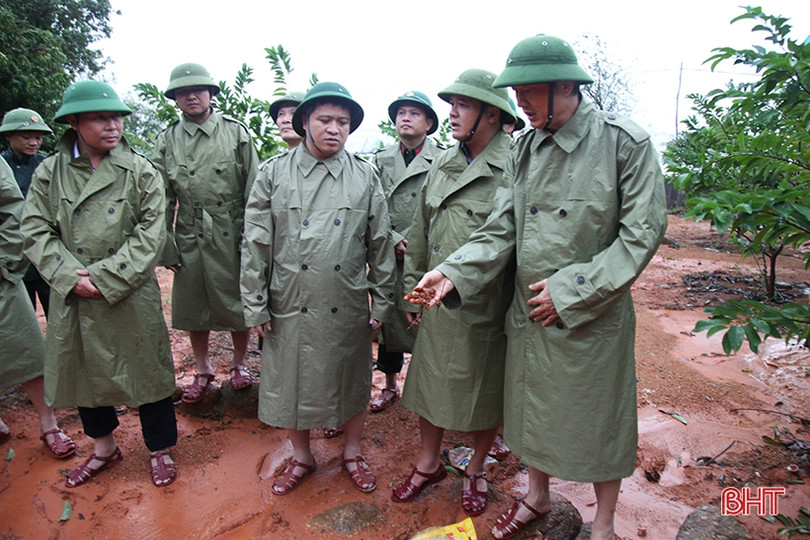 Rà soát hộ dân sống dưới chân núi, sẵn sàng sơ tán khi mưa lớn kéo dài