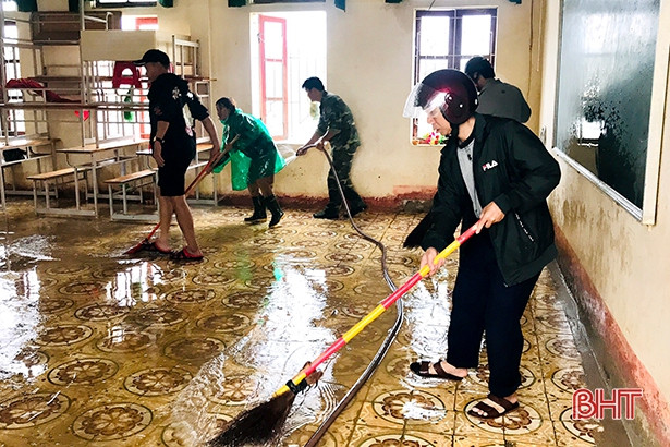 Giúp Nhân dân khắc phục hậu quả sau lũ